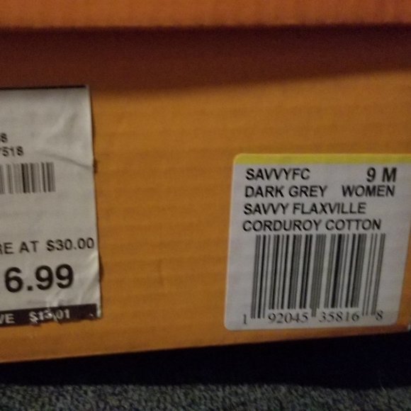 Size 9 womens shoes - Picture 4 of 4